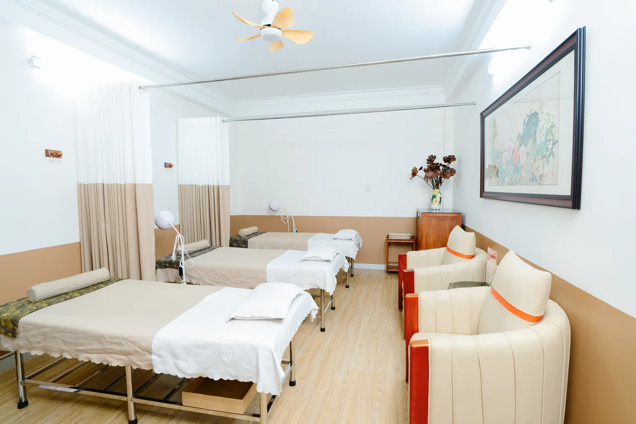 Không gian chăm sóc và trị liệu tại phòng khám